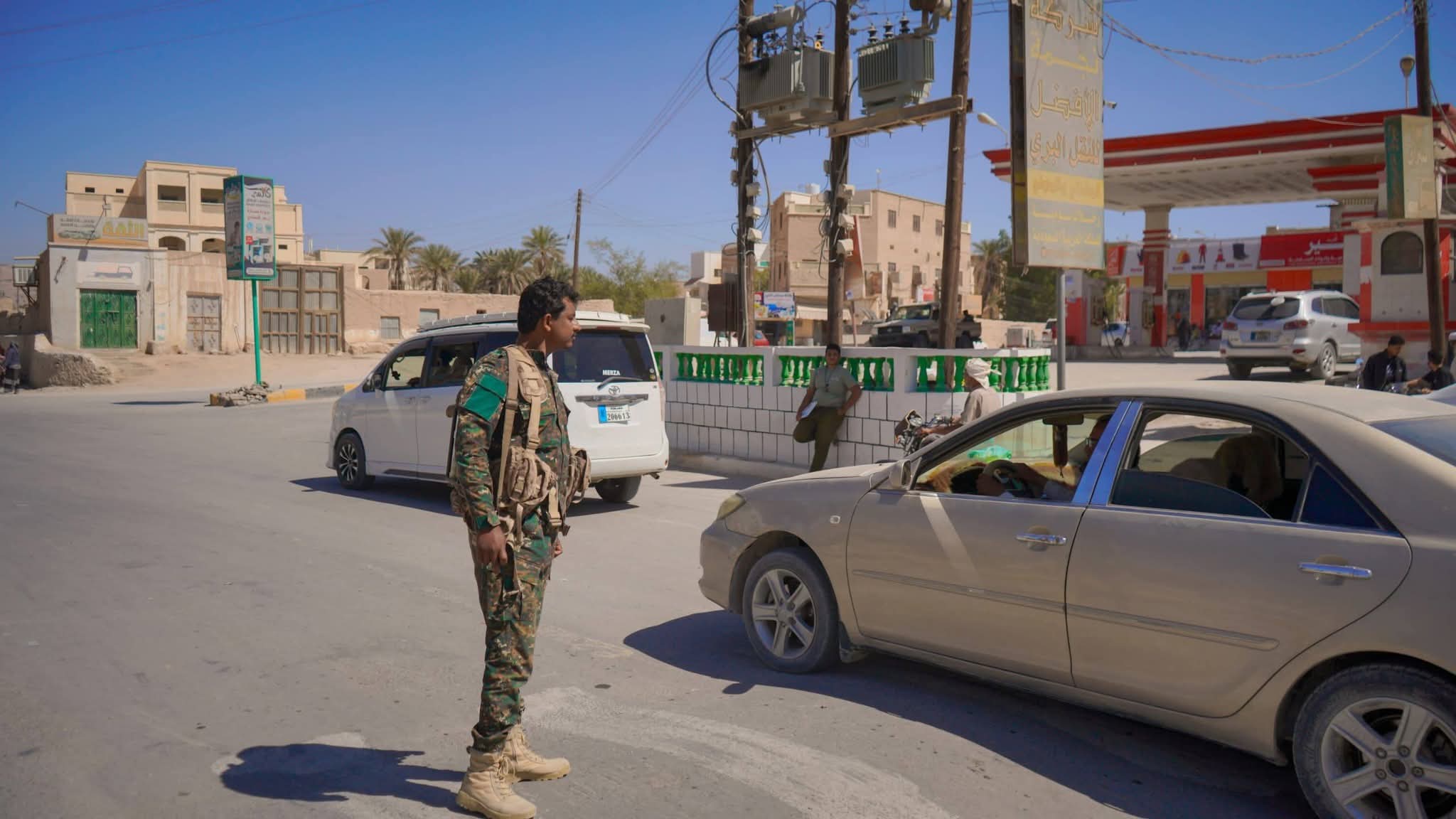 لليوم الثالث.. شرطة وادي حضرموت تُحكم الطوق الأمني في سيئون لتطبيق قرار منع السلاح لليوم الثالث.. شرطة وادي حضرموت تُحكم الطوق الأمني في سيئون لتطبيق قرار منع السلاح