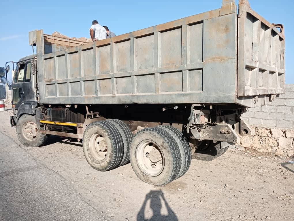 ضبط شحنة احجار معادن مهربه في نقطة الحمراء ؛تعاون بين الأجهزة الأمنية وهيئة المساحة الجيولوجية للحفاظ على ثروات حضرموت "شاهد الصور" ضبط شحنة احجار معادن مهربه في نقطة الحمراء ؛تعاون بين الأجهزة الأمنية وهيئة المساحة الجيولوجية للحفاظ على ثروات حضرموت "شاهد الصور"