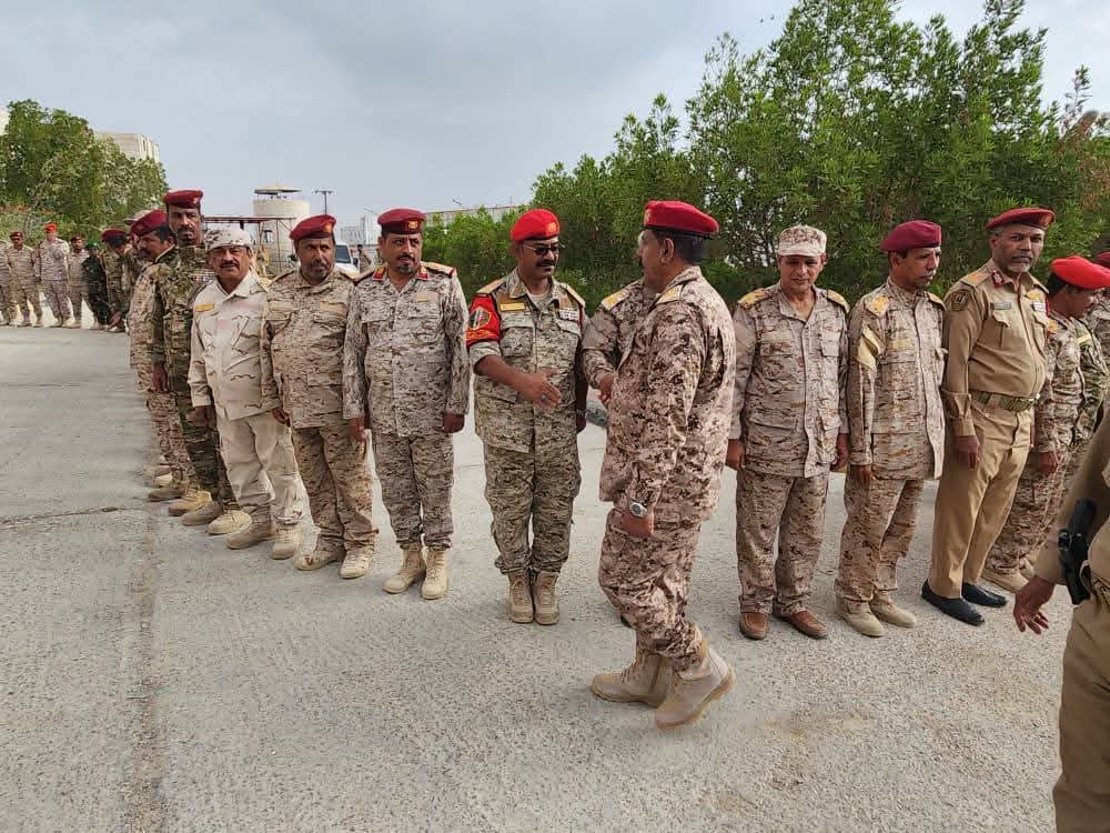 المنطقة العسكرية الثانية تنظم مراسم استقبال رسمية لقائدها اللواء "اليميني" في المكلا المنطقة العسكرية الثانية تنظم مراسم استقبال رسمية لقائدها اللواء "اليميني" في المكلا