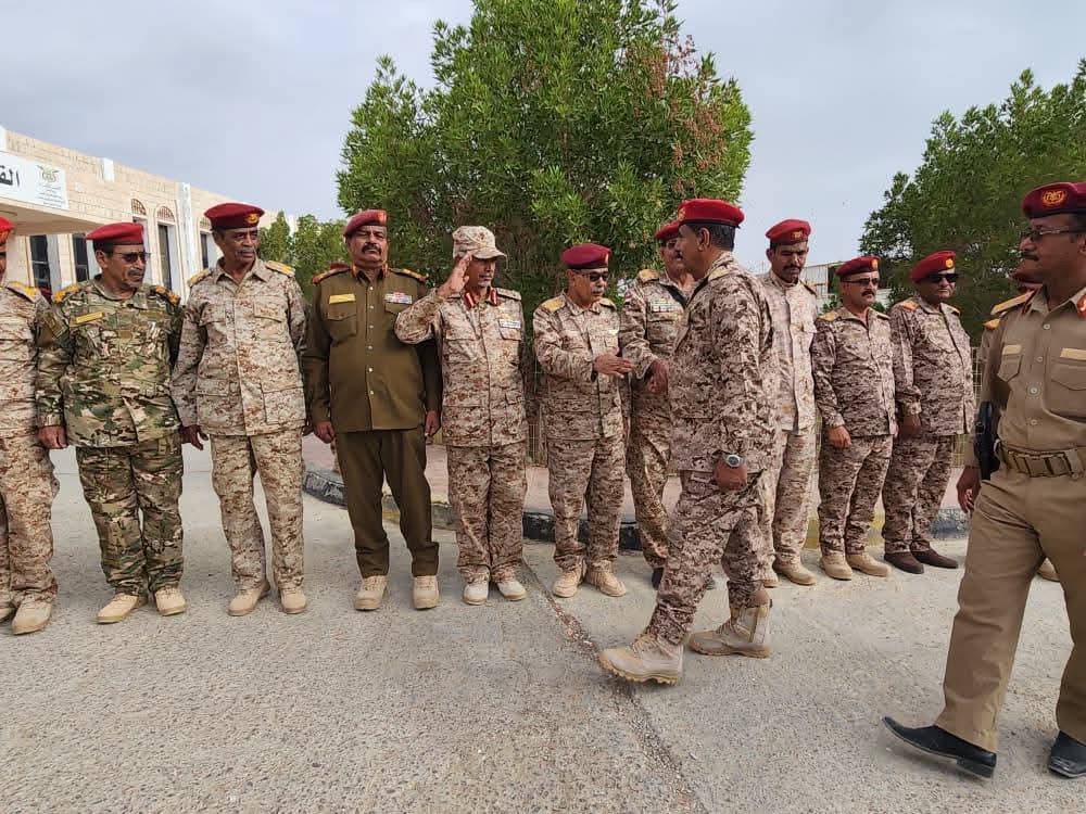 المنطقة العسكرية الثانية تنظم مراسم استقبال رسمية لقائدها اللواء "اليميني" في المكلا المنطقة العسكرية الثانية تنظم مراسم استقبال رسمية لقائدها اللواء "اليميني" في المكلا