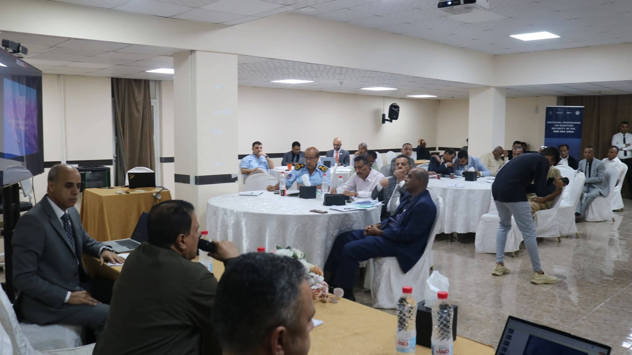 نائب مدير أمن العاصمة عدن يشهد اللقاء الوطني الثالث لتعزيز الأمن البحري - نائب مدير أمن العاصمة عدن يشهد اللقاء الوطني الثالث لتعزيز الأمن البحري -