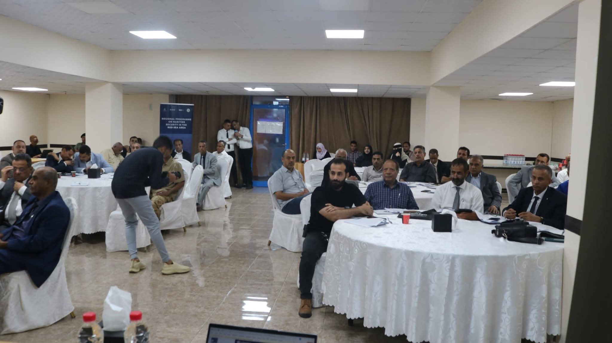 نائب مدير أمن العاصمة عدن يشهد اللقاء الوطني الثالث لتعزيز الأمن البحري - نائب مدير أمن العاصمة عدن يشهد اللقاء الوطني الثالث لتعزيز الأمن البحري -