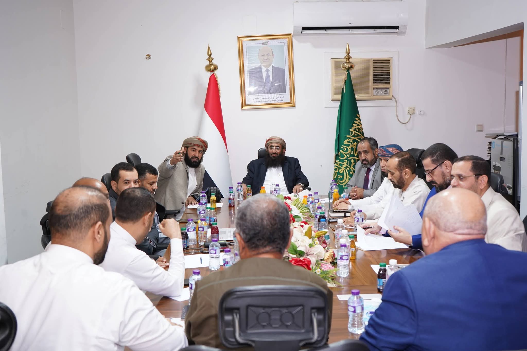 وزير الأوقاف والإرشاد يترأس اجتماعًا للجنة العليا للحج بمكة المكرمة - وزير الأوقاف والإرشاد يترأس اجتماعًا للجنة العليا للحج بمكة المكرمة -