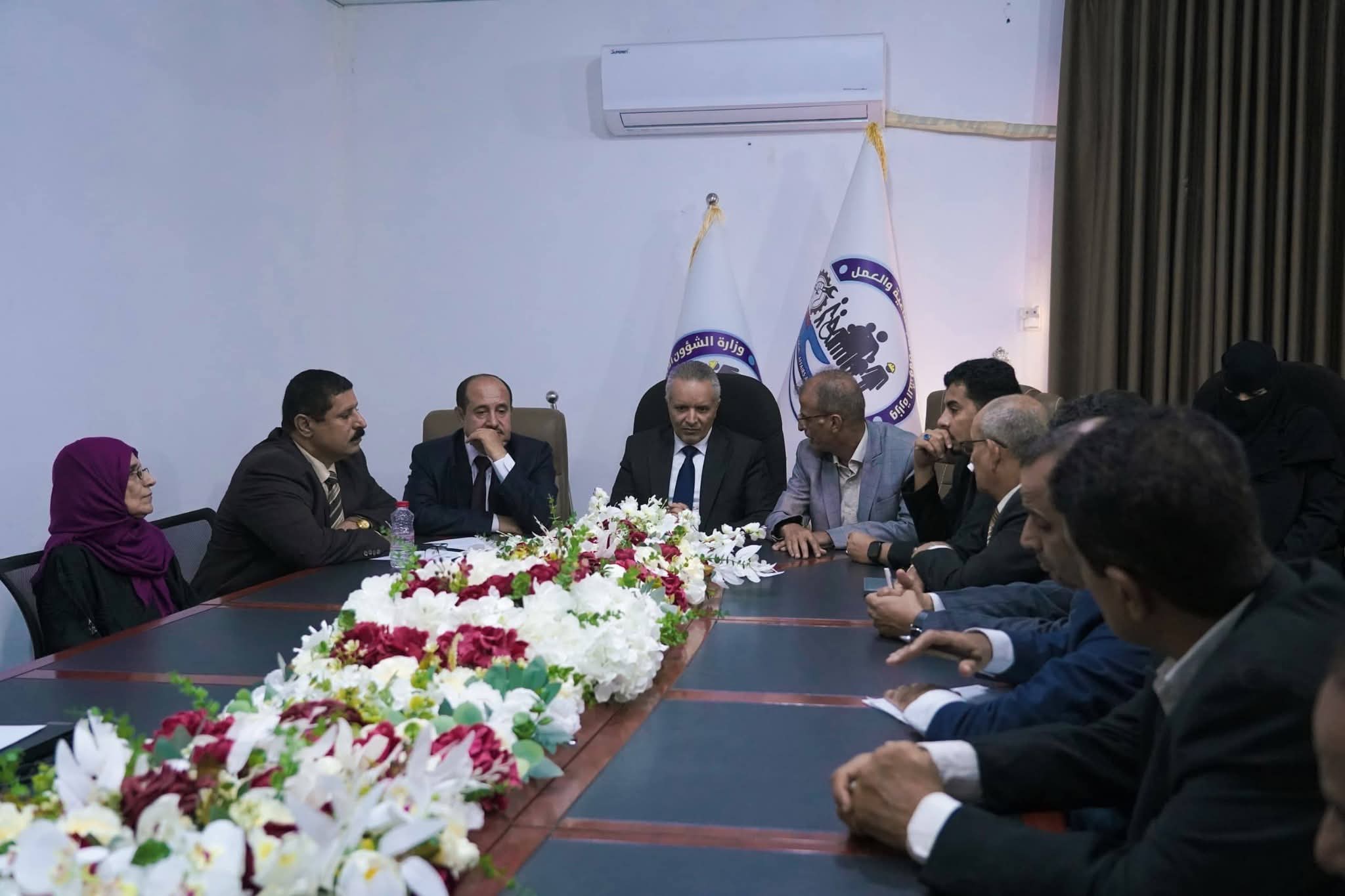 وزير الشؤون الإجتماعية والعمل يرأس اجتماعاً لمناقشة اولويات المرحلة المقبلة - وزير الشؤون الإجتماعية والعمل يرأس اجتماعاً لمناقشة اولويات المرحلة المقبلة -