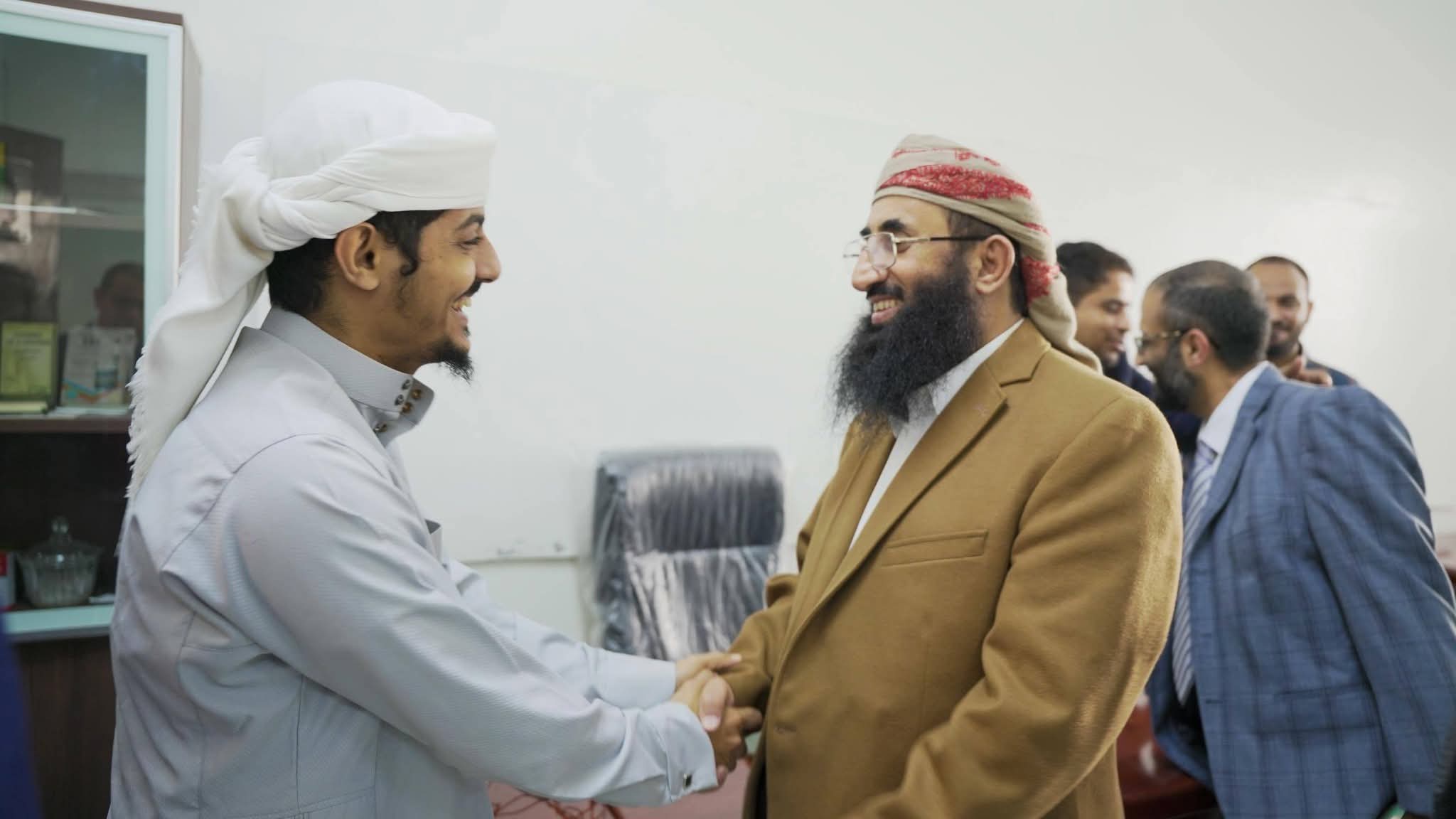 وزير الأوقاف والإرشاد يتفقد سير العمل في قطاعات الوزارة بالعاصمة عدن وزير الأوقاف والإرشاد يتفقد سير العمل في قطاعات الوزارة بالعاصمة عدن