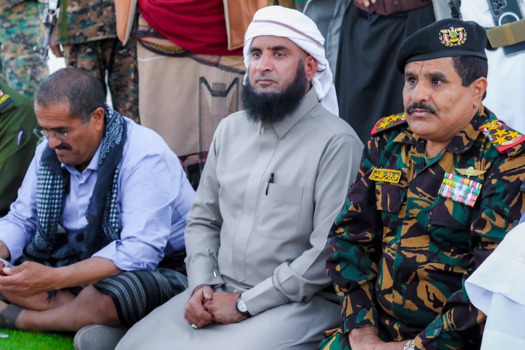 السلطة المحلية وقيادة القوات المشتركة للتحالف العربي تقيمان مأدبة إفطار جامعة في عتق - السلطة المحلية وقيادة القوات المشتركة للتحالف العربي تقيمان مأدبة إفطار جامعة في عتق -