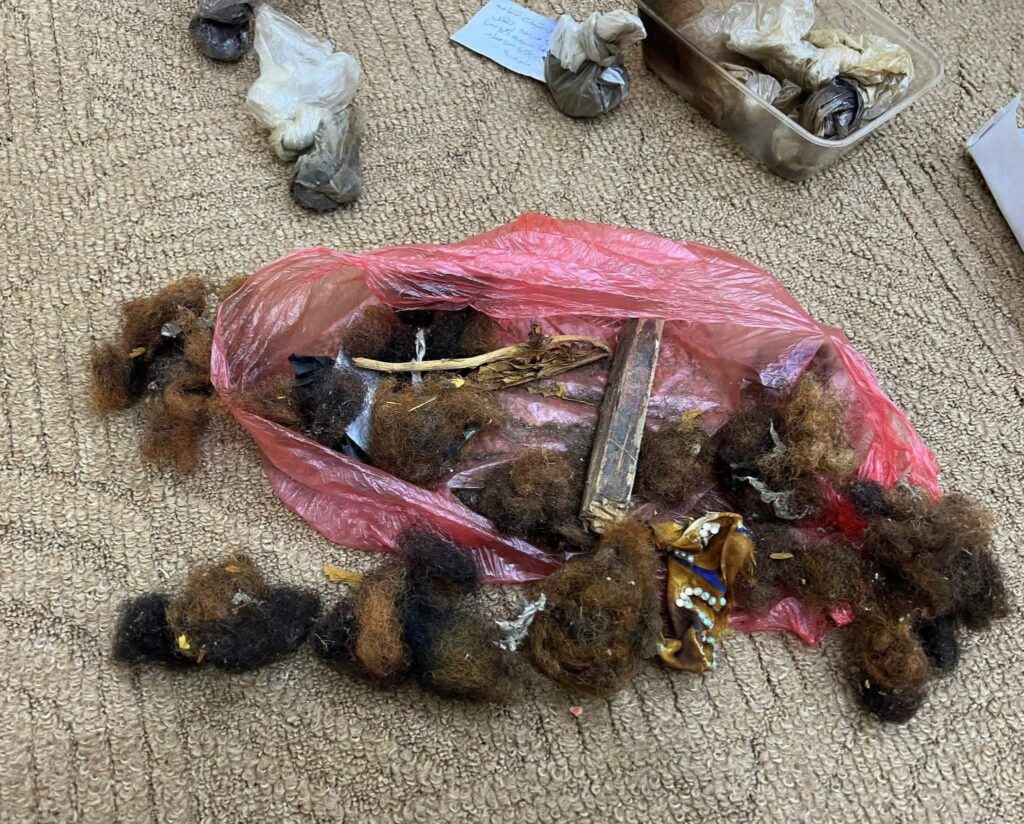 شرطة شبوة توضح للراي العام بشأن قضية السحرة والمشعوذين "صور" شرطة شبوة توضح للراي العام بشأن قضية السحرة والمشعوذين "صور"