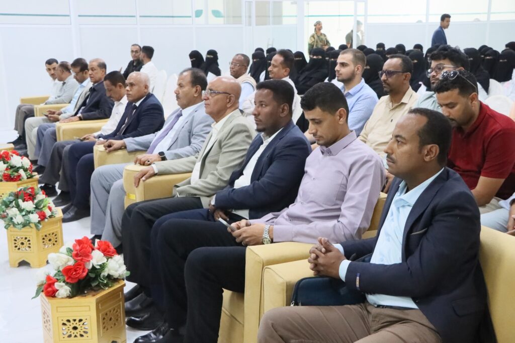 الوكيل عامر العامري يدشن فعاليات الأسبوع الخليجي الحادي عشر للتوعية بالسرطان بكلية المجتمع بسيئون الوكيل عامر العامري يدشن فعاليات الأسبوع الخليجي الحادي عشر للتوعية بالسرطان بكلية المجتمع بسيئون