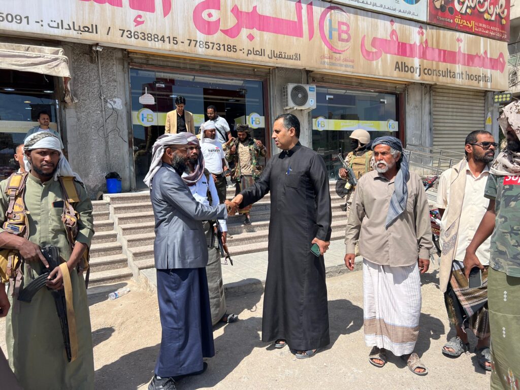 قائد الفرقة الثانية بقوات درع الوطن يتفقد الجرحى والمصابين في مستشفيي حضرموت والبرج قائد الفرقة الثانية بقوات درع الوطن يتفقد الجرحى والمصابين في مستشفيي حضرموت والبرج