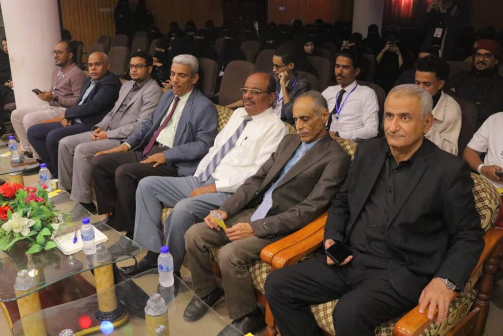 سيئون تشهد عرضاً مسرحياً غنائياً يجسّد قضايا المبدعين الشباب سيئون تشهد عرضاً مسرحياً غنائياً يجسّد قضايا المبدعين الشباب