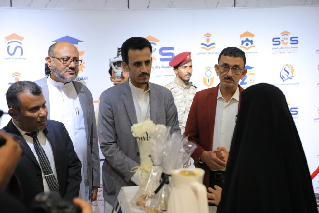 برعاية عضو مجلس القيادة الرئاسي محافظ محافظة حضرموت سالم الخنبشيجمعية رعاية طالب العلم تدشن "أسابيع الإبداع" ومعرض "إرث الأحقاف" بالمكلا برعاية عضو مجلس القيادة الرئاسي محافظ محافظة حضرموت سالم الخنبشيجمعية رعاية طالب العلم تدشن "أسابيع الإبداع" ومعرض "إرث الأحقاف" بالمكلا