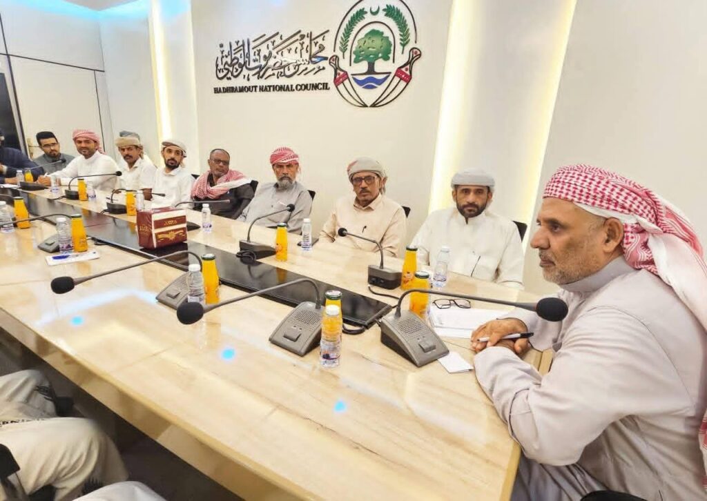 وفد رسمي من قبائل #يافع_حضرموت يلتقي بالأمين العام لمجلس حضرموت الوطني ويؤكد وقوفه صفاً واحداً خلف المجلس وفد رسمي من قبائل #يافع_حضرموت يلتقي بالأمين العام لمجلس حضرموت الوطني ويؤكد وقوفه صفاً واحداً خلف المجلس