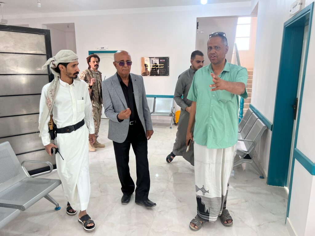 مستشار محافظ حضرموت يبدأ زيارته لمديرية العبر بلقاء في ديوان المديرية ويتفقد عدداً من المرافق الخدمية مستشار محافظ حضرموت يبدأ زيارته لمديرية العبر بلقاء في ديوان المديرية ويتفقد عدداً من المرافق الخدمية