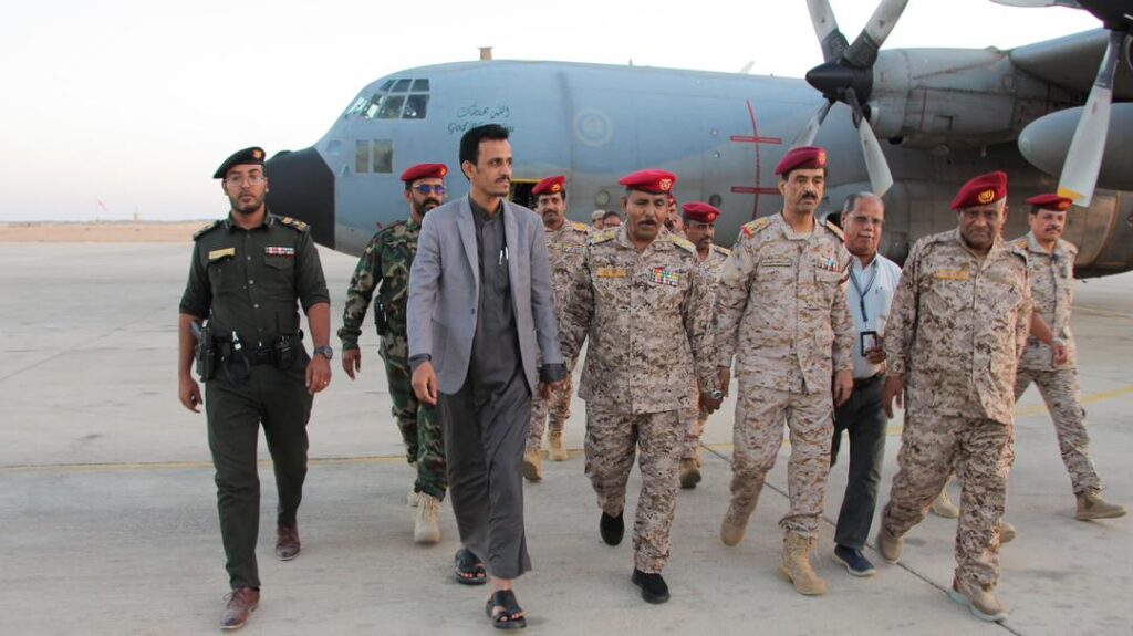 شاهد عودة اللواء محمد عمر اليميني إلى مدينة المكلا شاهد عودة اللواء محمد عمر اليميني إلى مدينة المكلا