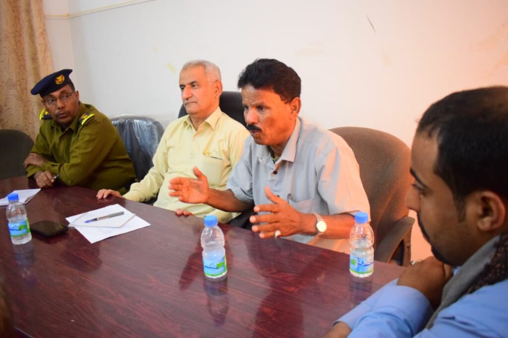 بتوجيهات العميد بن حبيش.. مكتب شؤون الأحياء المجتمعية بشرطة الوادي والصحراء يعقد اجتماعاً موسعاً مع عقال أحياء سيئون لتعزيز الأمن والاستقرار بتوجيهات العميد بن حبيش.. مكتب شؤون الأحياء المجتمعية بشرطة الوادي والصحراء يعقد اجتماعاً موسعاً مع عقال أحياء سيئون لتعزيز الأمن والاستقرار