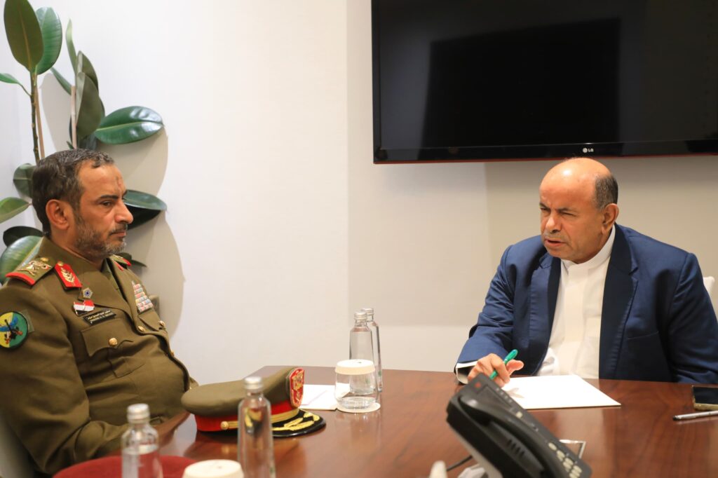 عضو مجلس القيادة الرئاسي محافظ حضرموت يلتقي برئاسة هيئة الأركان العامة بوزارة الدفاع عضو مجلس القيادة الرئاسي محافظ حضرموت يلتقي برئاسة هيئة الأركان العامة بوزارة الدفاع