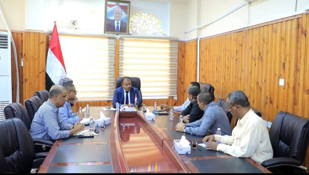 الوكيل العامري يطلع على استعدادات بدء العمل في مشروع المياه بمديرية العبر الوكيل العامري يطلع على استعدادات بدء العمل في مشروع المياه بمديرية العبر