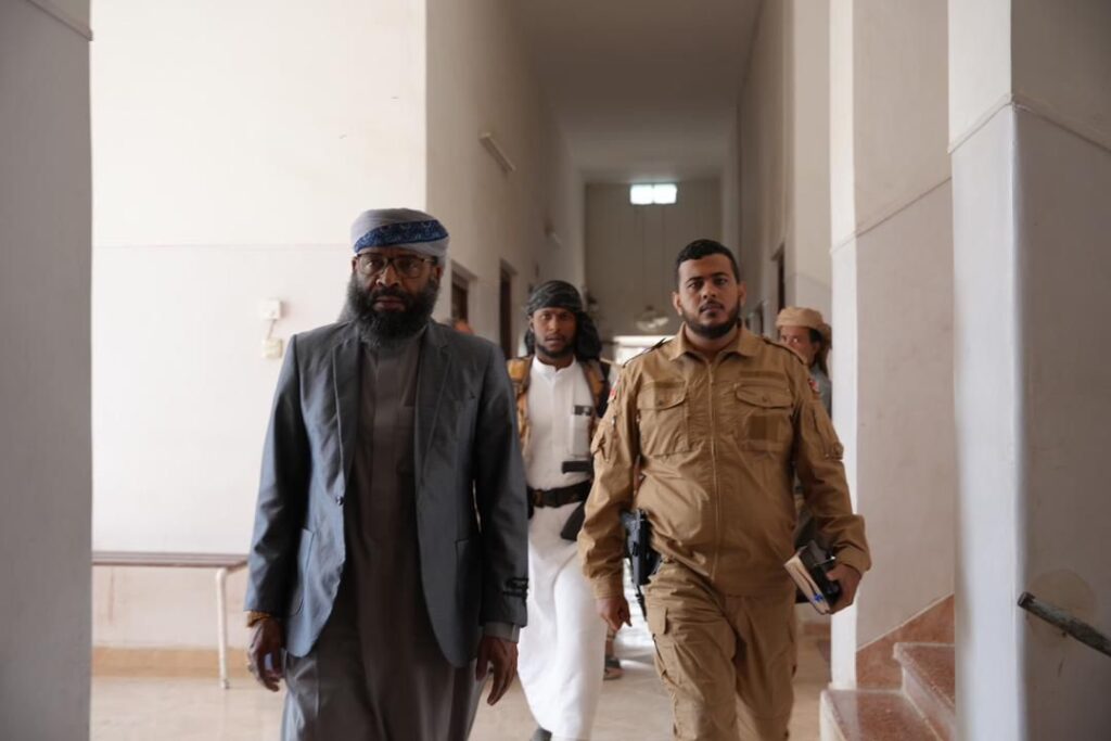 قوات درع الوطن تتعهد بتعزيز الأمن والاستقرار في مديرية سيئون قوات درع الوطن تتعهد بتعزيز الأمن والاستقرار في مديرية سيئون