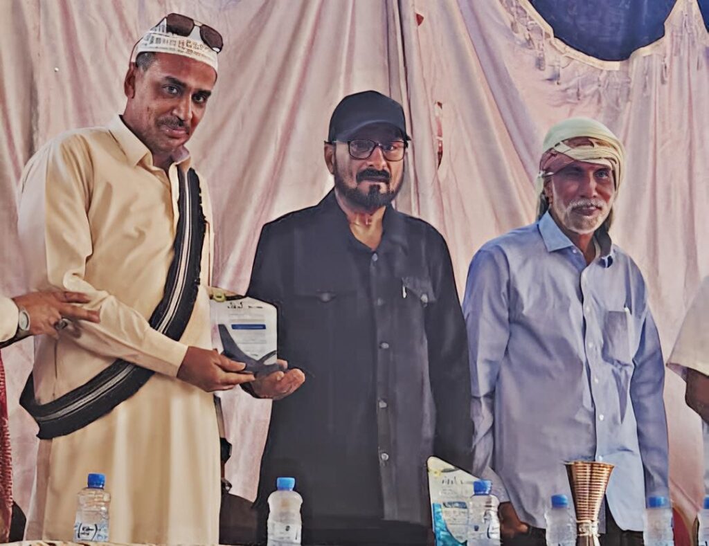 مدير عام شبام يكرّم طلاب ثانوية الحوطة المشاركين في يوم السرد القرآني بوادي حضرموت مدير عام شبام يكرّم طلاب ثانوية الحوطة المشاركين في يوم السرد القرآني بوادي حضرموت