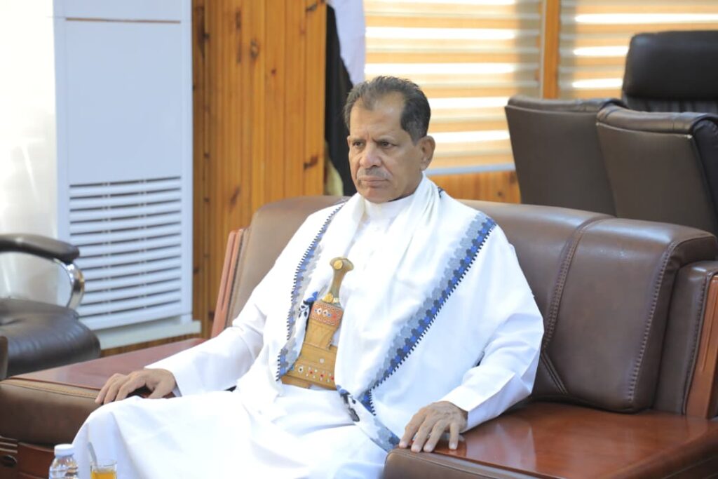 أكدوا وقوفهم إلى جانب السلطة المحلية .. الوكيل بارباع يستقبل رئيس وأعضاء هيئة ميثاق الشرف الحضرمي أكدوا وقوفهم إلى جانب السلطة المحلية .. الوكيل بارباع يستقبل رئيس وأعضاء هيئة ميثاق الشرف الحضرمي