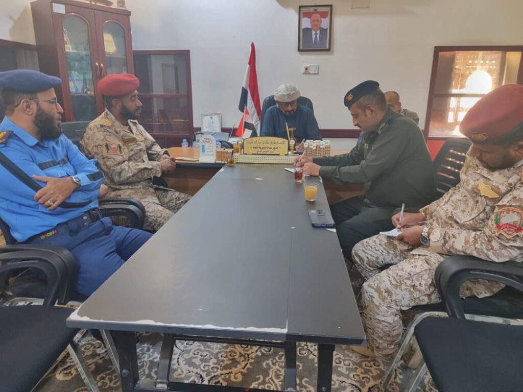 اللجنة الأمنية بشبام تعقد اجتماعًا استثنائيًا لمناقشة الأوضاع الأمنية وإقرار خطة تأمين شهر رمضان اللجنة الأمنية بشبام تعقد اجتماعًا استثنائيًا لمناقشة الأوضاع الأمنية وإقرار خطة تأمين شهر رمضان