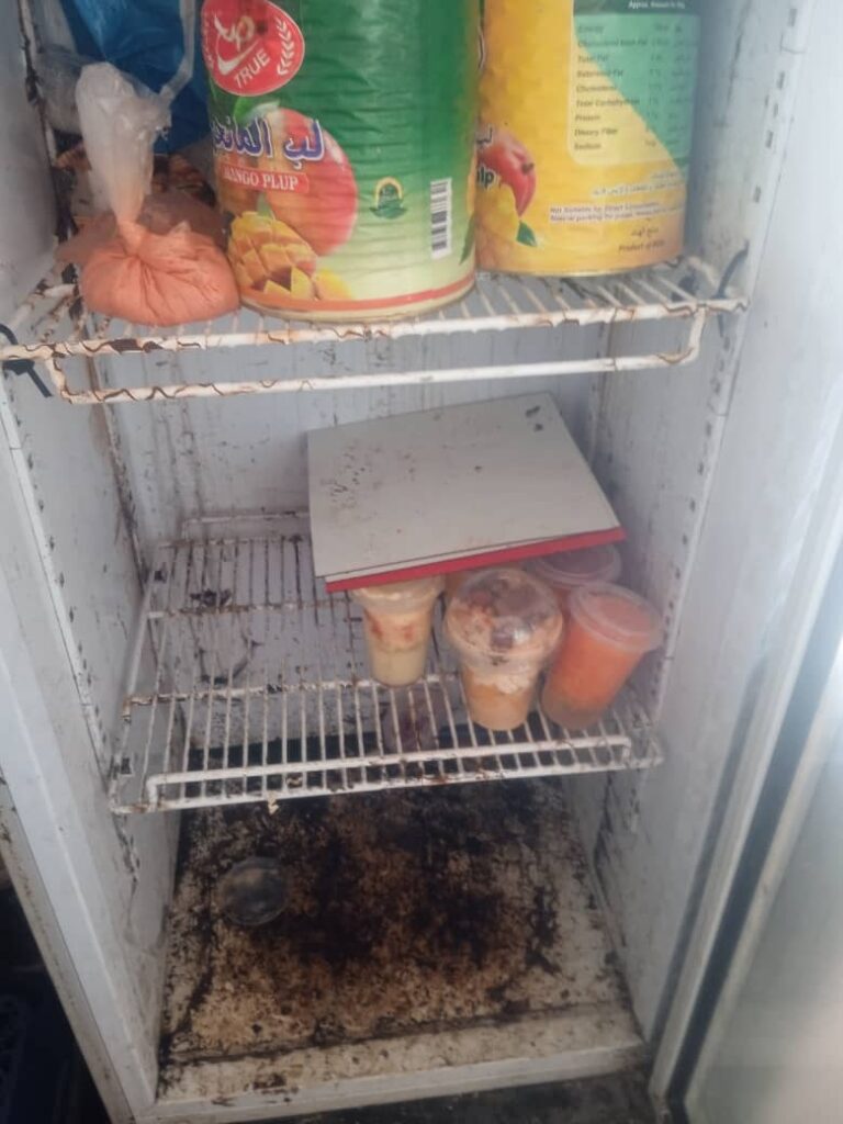 شاهد بالصور .. مكتب أشغال الشحر ينفذ حملة تفتيش واسعة على المطاعم والبوفيهات والمنشآت الغذائية لتعزيز الرقابة الصحية شاهد بالصور .. مكتب أشغال الشحر ينفذ حملة تفتيش واسعة على المطاعم والبوفيهات والمنشآت الغذائية لتعزيز الرقابة الصحية