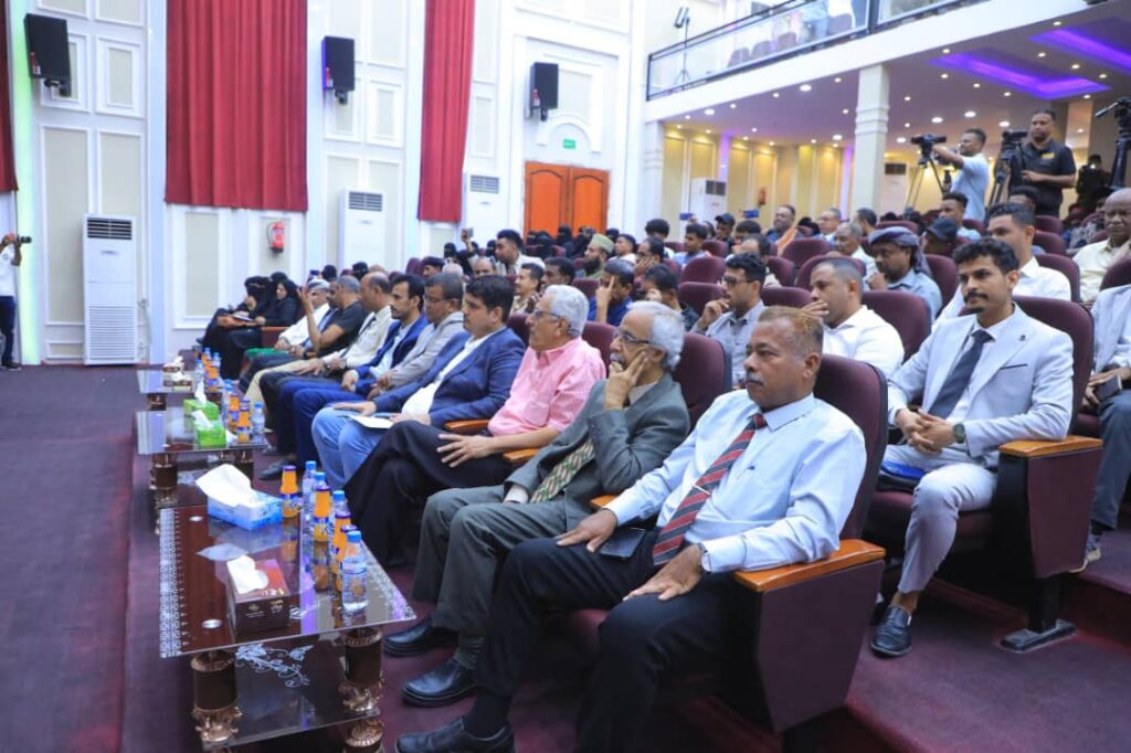 صندوق النظافة والتحسين بساحل حضرموت يختتم فعاليات أسبوع النظافة والبيئة بحفل فني وخطابي وتكريمي بالمكلا صندوق النظافة والتحسين بساحل حضرموت يختتم فعاليات أسبوع النظافة والبيئة بحفل فني وخطابي وتكريمي بالمكلا