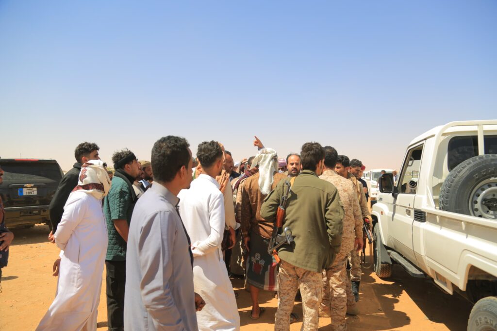 وسط تزايد حركة المسافرين.. مدير عام ميناء الوديعة يتابع الميدان ويؤكد معالجة أي ازدحام . وسط تزايد حركة المسافرين.. مدير عام ميناء الوديعة يتابع الميدان ويؤكد معالجة أي ازدحام .