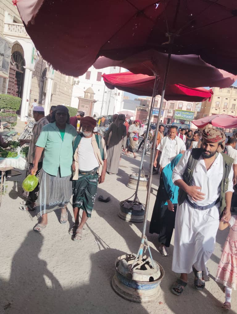 القطن تتزين بقدوم رمضان… عدسة النهدي ترصد فرحة الصائمين وأسواق الشهر الفضيل "شاهد الصور" القطن تتزين بقدوم رمضان… عدسة النهدي ترصد فرحة الصائمين وأسواق الشهر الفضيل "شاهد الصور"