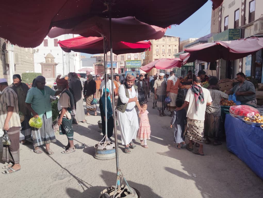 القطن تتزين بقدوم رمضان… عدسة النهدي ترصد فرحة الصائمين وأسواق الشهر الفضيل "شاهد الصور" القطن تتزين بقدوم رمضان… عدسة النهدي ترصد فرحة الصائمين وأسواق الشهر الفضيل "شاهد الصور"