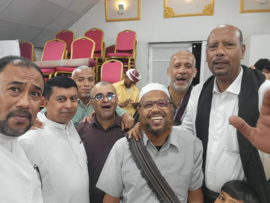 خريجو ثانوية بن شهاب دفعة عام 94 يجتمعون على مائدة الإفطار السنوية ولقاء لتعزيز الروابط وإ ستعادة الذكريات "شاهد الصور" خريجو ثانوية بن شهاب دفعة عام 94 يجتمعون على مائدة الإفطار السنوية ولقاء لتعزيز الروابط وإ ستعادة الذكريات "شاهد الصور"