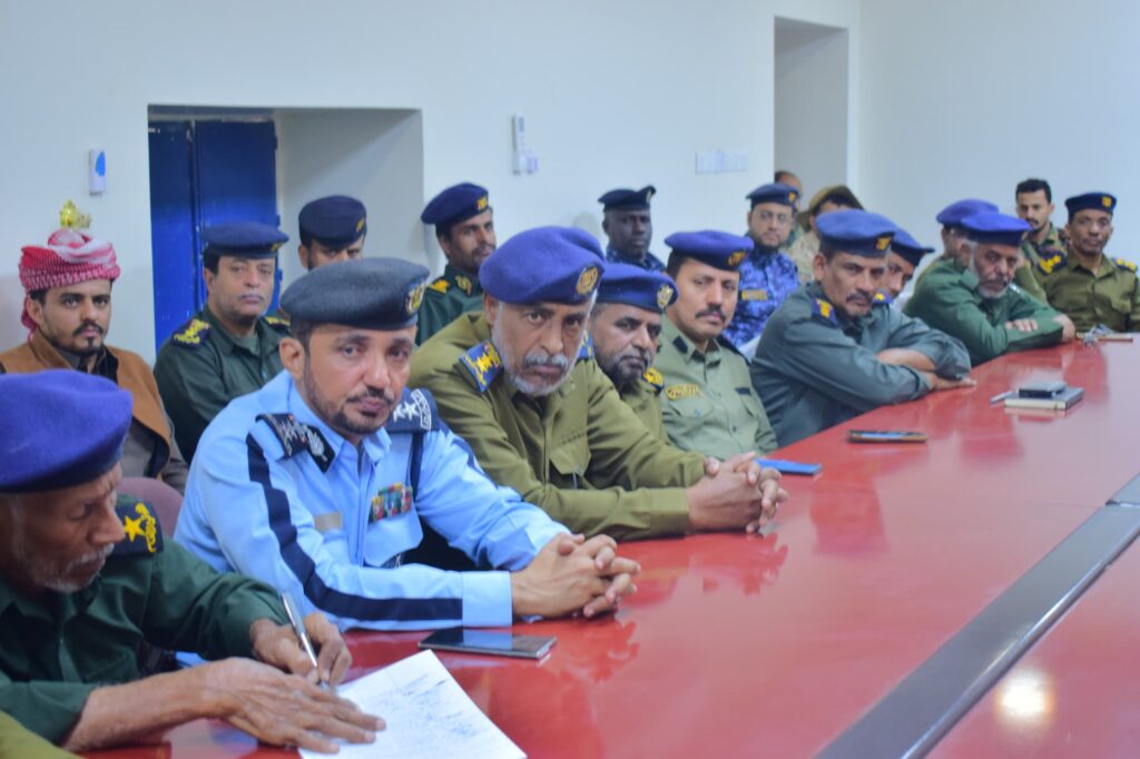 اجتماع أمني موسع بسيئون برئاسة العميد بن حبيش يناقش تنفيذ الخطة الأمنية لشهر رمضان ويستعرض الإنجازات الأمنية لعام 2025م اجتماع أمني موسع بسيئون برئاسة العميد بن حبيش يناقش تنفيذ الخطة الأمنية لشهر رمضان ويستعرض الإنجازات الأمنية لعام 2025م