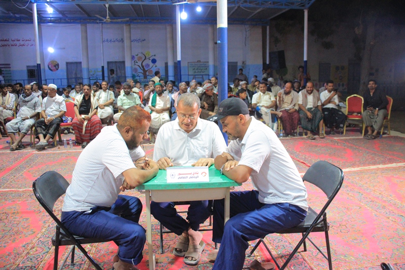شباب القطن بطلاً واتحاد حورة وصيفًا ..العقاد تكرّم الراحل د. خميس عبادي تقديرًا لعطائه شباب القطن بطلاً واتحاد حورة وصيفًا ..العقاد تكرّم الراحل د. خميس عبادي تقديرًا لعطائه