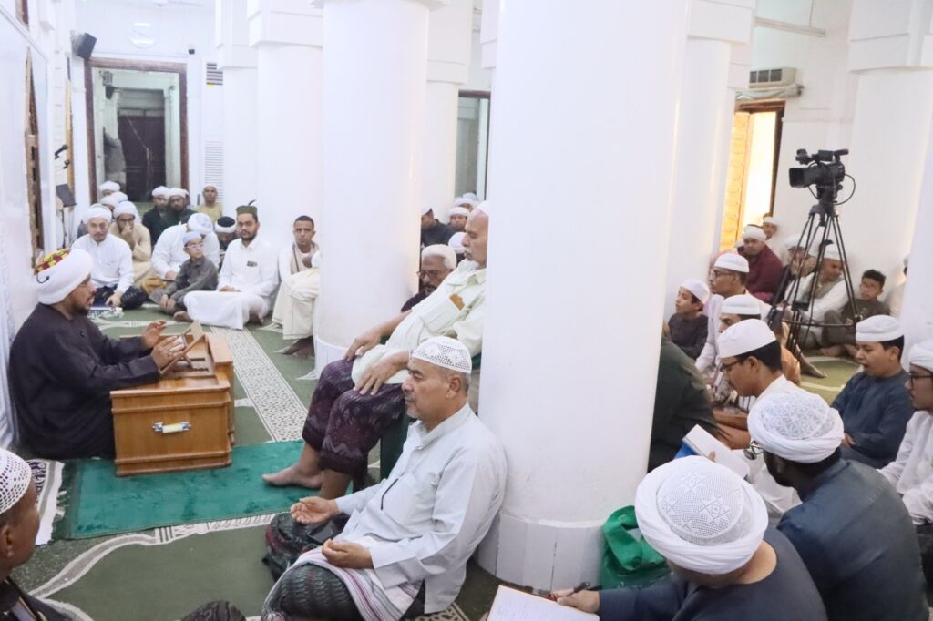 روحانية شهر رمضان بمسجد الرياض بسيئون "شاهد الصور" روحانية شهر رمضان بمسجد الرياض بسيئون "شاهد الصور"