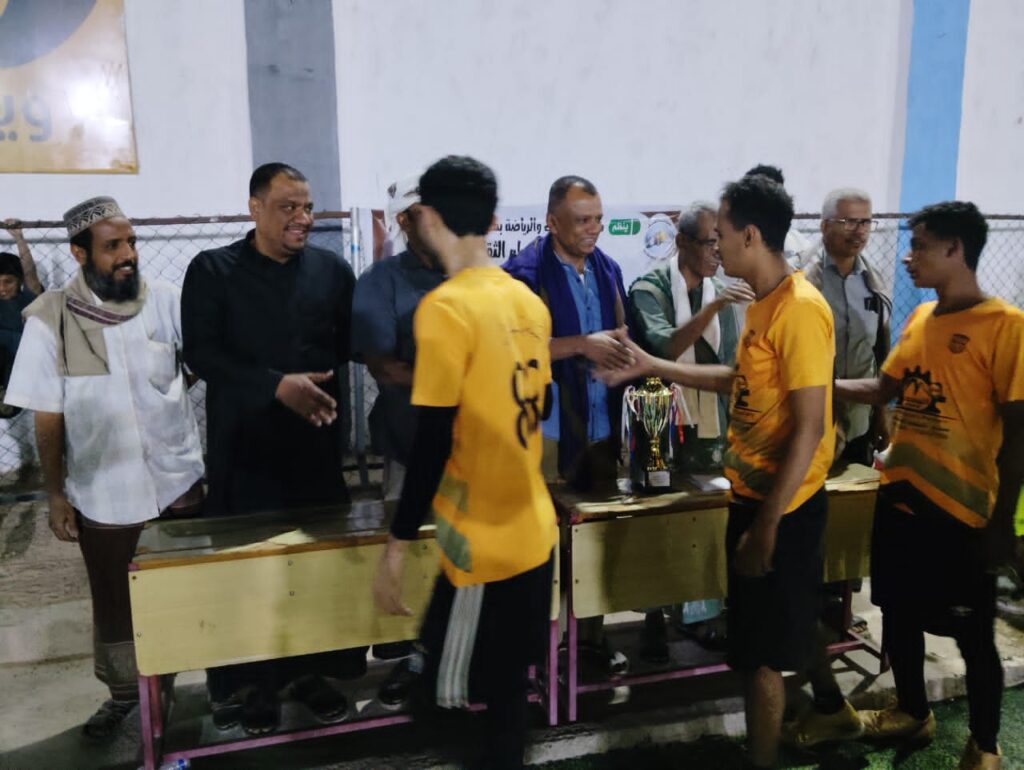 فريق السلام بشبام الجديدة "السباخ" بطل كأس السيد الفقيد حسين بن محمد عيدروس العيدروس فريق السلام بشبام الجديدة "السباخ" بطل كأس السيد الفقيد حسين بن محمد عيدروس العيدروس