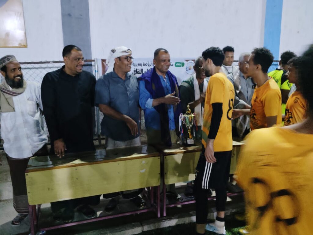 فريق السلام بشبام الجديدة "السباخ" بطل كأس السيد الفقيد حسين بن محمد عيدروس العيدروس فريق السلام بشبام الجديدة "السباخ" بطل كأس السيد الفقيد حسين بن محمد عيدروس العيدروس