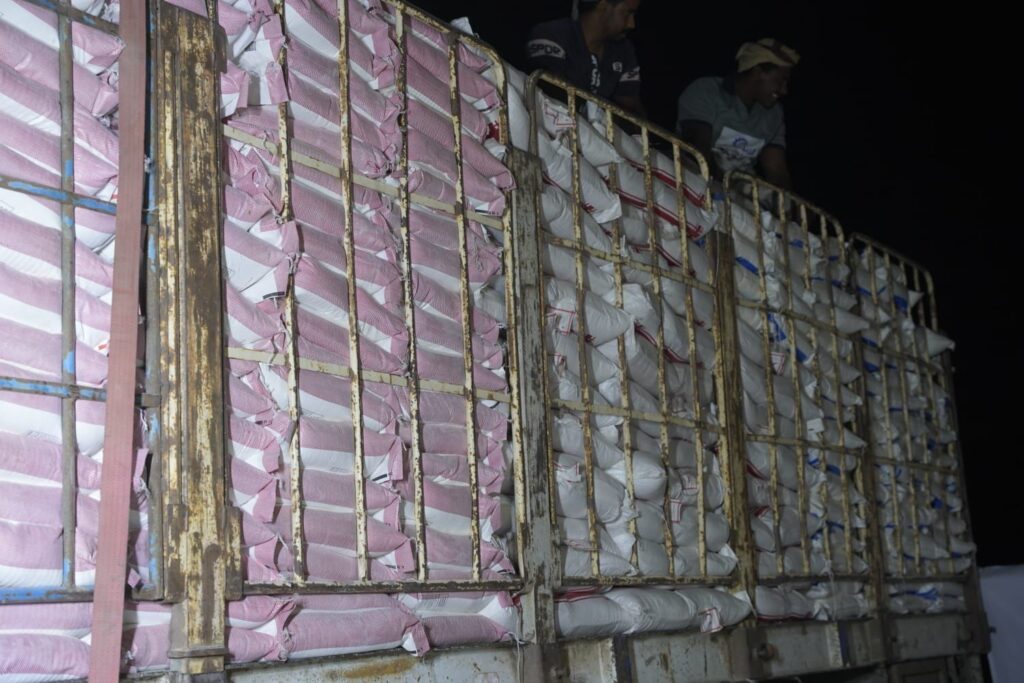 بدعم قيادة القوات المشتركة.. تدشين توزيع 7ألف سلة غذائية في وادي العين وحورة بحضرموت بدعم قيادة القوات المشتركة.. تدشين توزيع 7ألف سلة غذائية في وادي العين وحورة بحضرموت