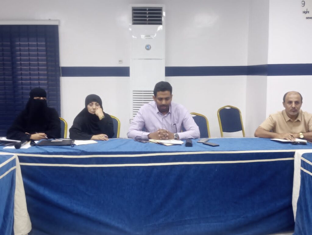 اجتماع كلستر الصحة بالمكلا يناقش تصاعد الحصبة ويقر حزمة إجراءات عاجلة لاحتواء الوضع الوبائي بساحل حضرموت اجتماع كلستر الصحة بالمكلا يناقش تصاعد الحصبة ويقر حزمة إجراءات عاجلة لاحتواء الوضع الوبائي بساحل حضرموت