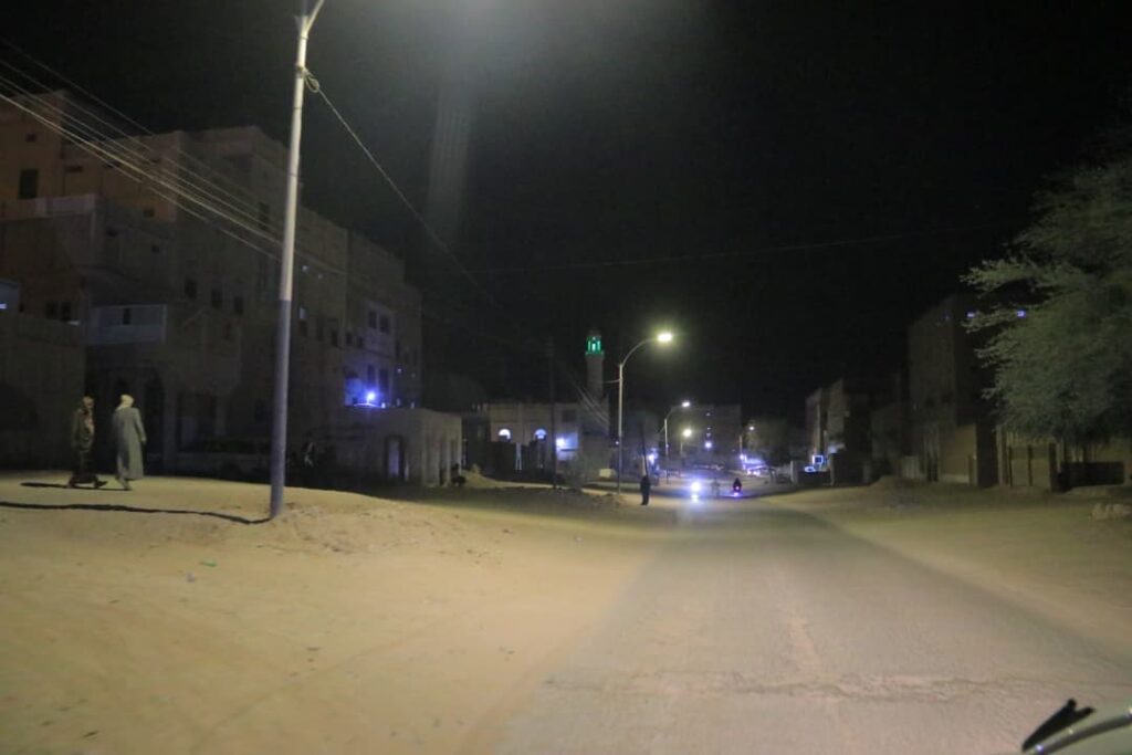 مدير عام شبام يشيد بجهود الملتقيات التطوعية في إعادة تأهيل وتحسين إنارة الشوارع بمناطق المديرية مدير عام شبام يشيد بجهود الملتقيات التطوعية في إعادة تأهيل وتحسين إنارة الشوارع بمناطق المديرية