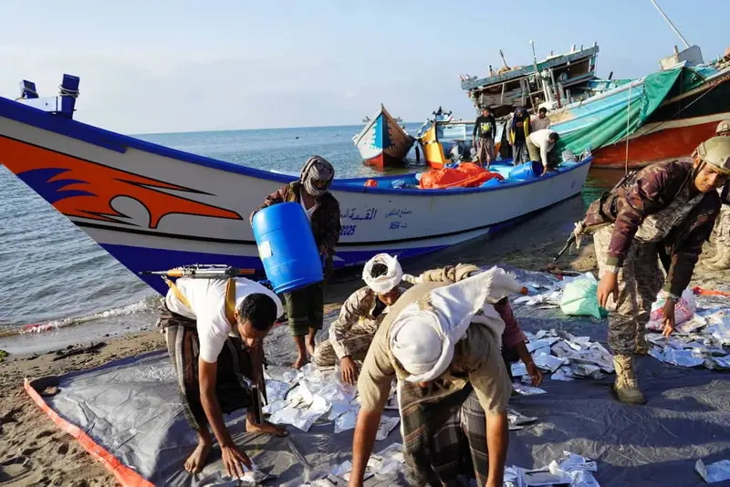 المدير العام لمكافحة المخدرات يشيد بإنجاز الحملة الأمنية المشتركة لضبط 450000 حبة و 60 كجم من الكبتاجون "شاهد الصور" المدير العام لمكافحة المخدرات يشيد بإنجاز الحملة الأمنية المشتركة لضبط 450000 حبة و 60 كجم من الكبتاجون "شاهد الصور"