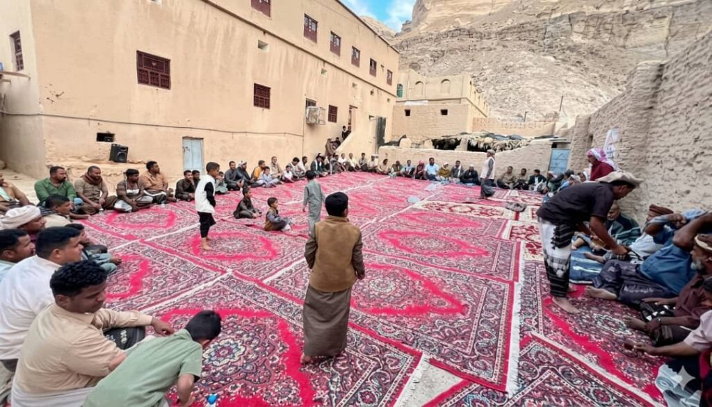 "آل بارفعة" يجسدون قيم التلاحم في لقاء المعايدة السنوي الثاني بـ "خشامر" بمناسبة عيد الفطر المبارك لعام 1447هـ "شاهد الصور" "آل بارفعة" يجسدون قيم التلاحم في لقاء المعايدة السنوي الثاني بـ "خشامر" بمناسبة عيد الفطر المبارك لعام 1447هـ "شاهد الصور"