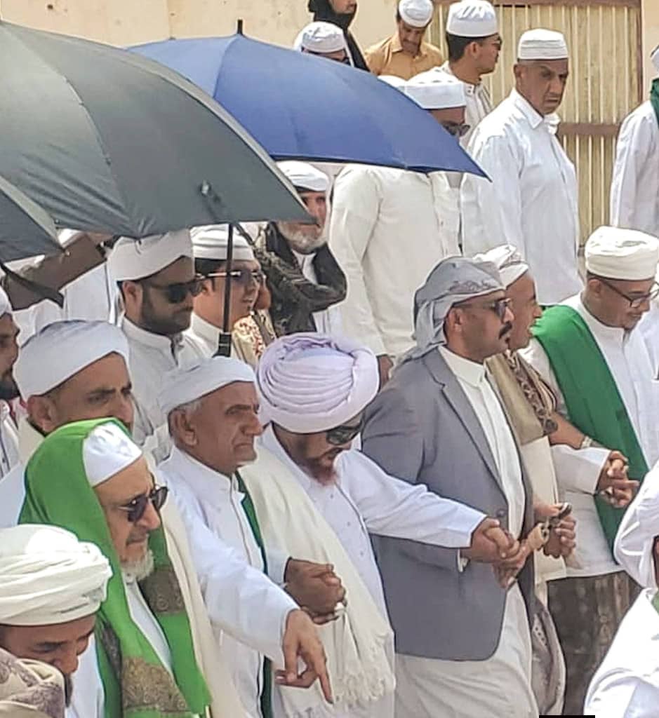 عينات تحتضن اجتماع تنصيب الحبيب علي حسن الحبيب وسط حضور رسمي بارز "صور" عينات تحتضن اجتماع تنصيب الحبيب علي حسن الحبيب وسط حضور رسمي بارز "صور"