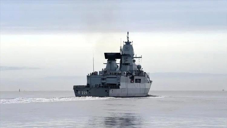 فرقاطة يونانية تؤمن سفنًا تجارية ضمن مهمة "أسبيدس" الأوروبية - فرقاطة يونانية تؤمن سفنًا تجارية ضمن مهمة "أسبيدس" الأوروبية -