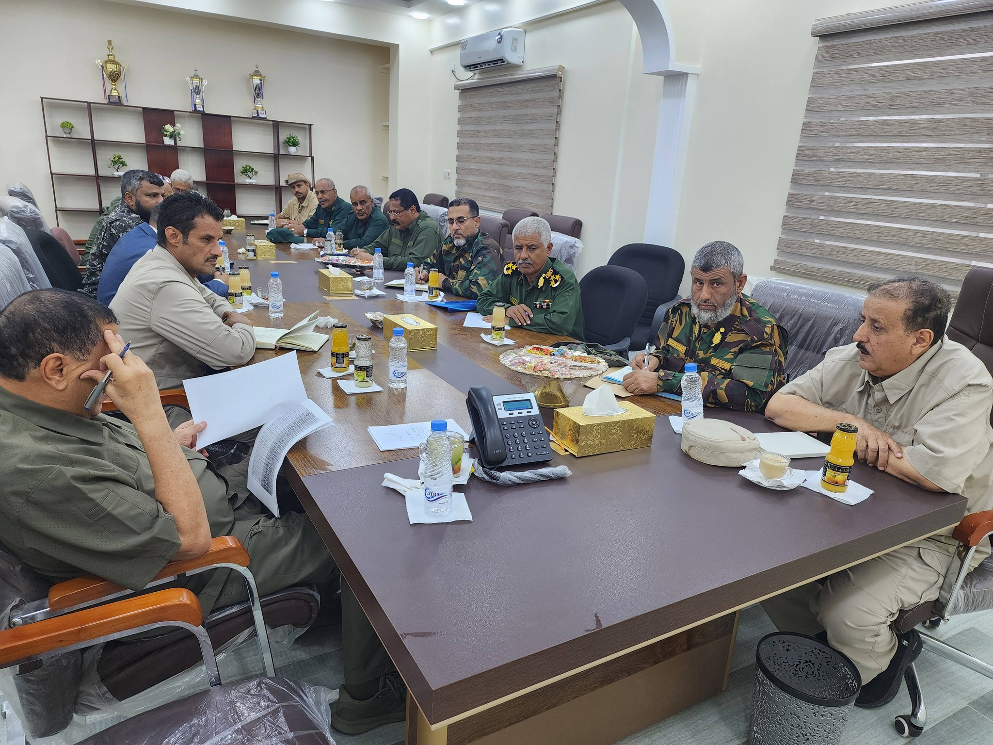 اجتماع مشترك للجنة الإدارية العليا مع إدارة أمن العاصمة عدن - اجتماع مشترك للجنة الإدارية العليا مع إدارة أمن العاصمة عدن -