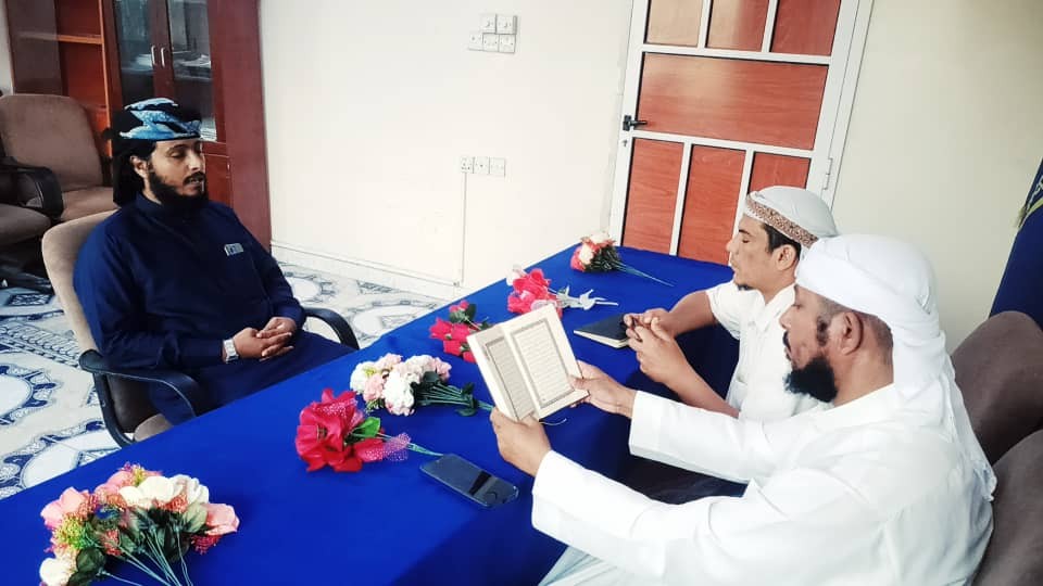 انتقالي أبين يواصل مسابقة الرئيس الزُبيدي لحفظ القرآن الكريم انتقالي أبين يواصل مسابقة الرئيس الزُبيدي لحفظ القرآن الكريم