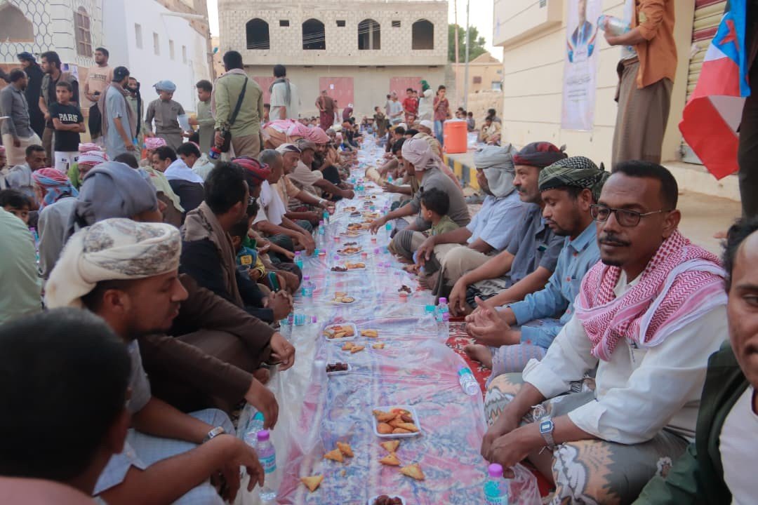 برعاية الرئيس الزُبيدي.. انتقالي حورة ووادي العين يقيم أمسية رمضانية ومأدبة إفطار جماعي برعاية الرئيس الزُبيدي.. انتقالي حورة ووادي العين يقيم أمسية رمضانية ومأدبة إفطار جماعي