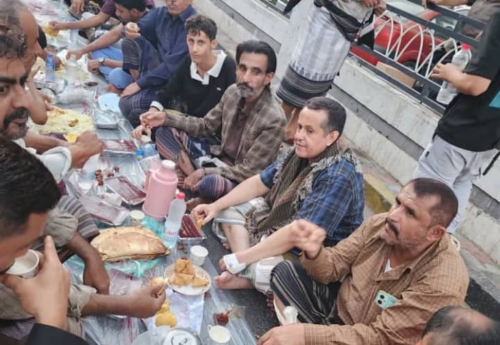 برعاية الرئيس الزُبيدي .. العاصمة عدن تشهد إفطاراً جماعياً إحياءً للذكرى الحادية عشرة لتحريرها من الغزو الحوثي برعاية الرئيس الزُبيدي .. العاصمة عدن تشهد إفطاراً جماعياً إحياءً للذكرى الحادية عشرة لتحريرها من الغزو الحوثي