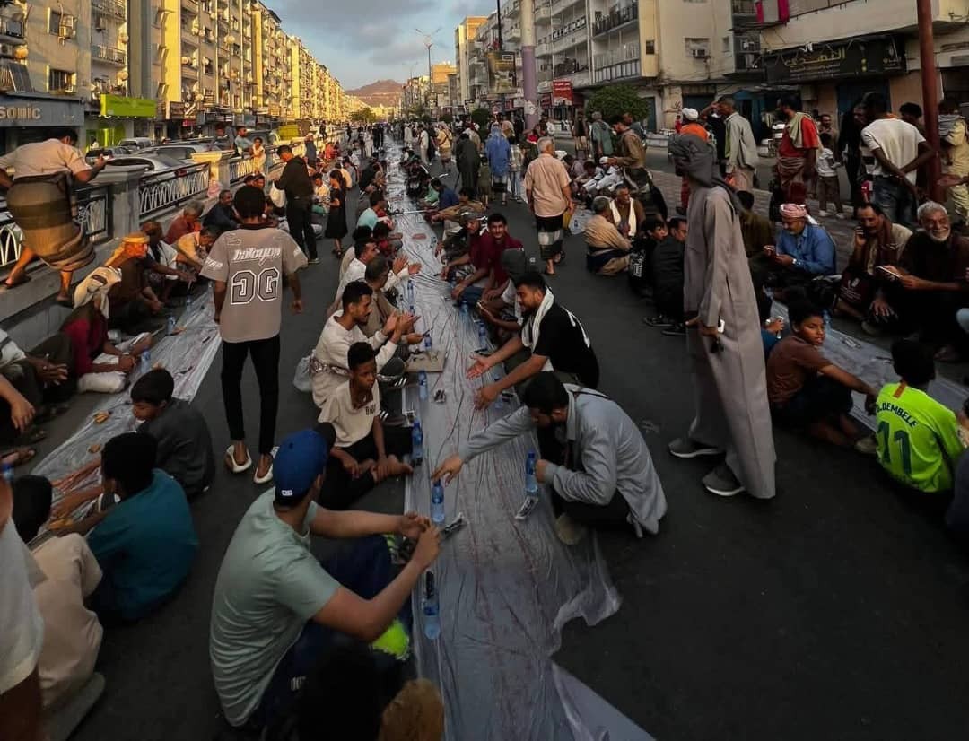 برعاية الرئيس الزُبيدي .. العاصمة عدن تشهد إفطاراً جماعياً إحياءً للذكرى الحادية عشرة لتحريرها من الغزو الحوثي برعاية الرئيس الزُبيدي .. العاصمة عدن تشهد إفطاراً جماعياً إحياءً للذكرى الحادية عشرة لتحريرها من الغزو الحوثي