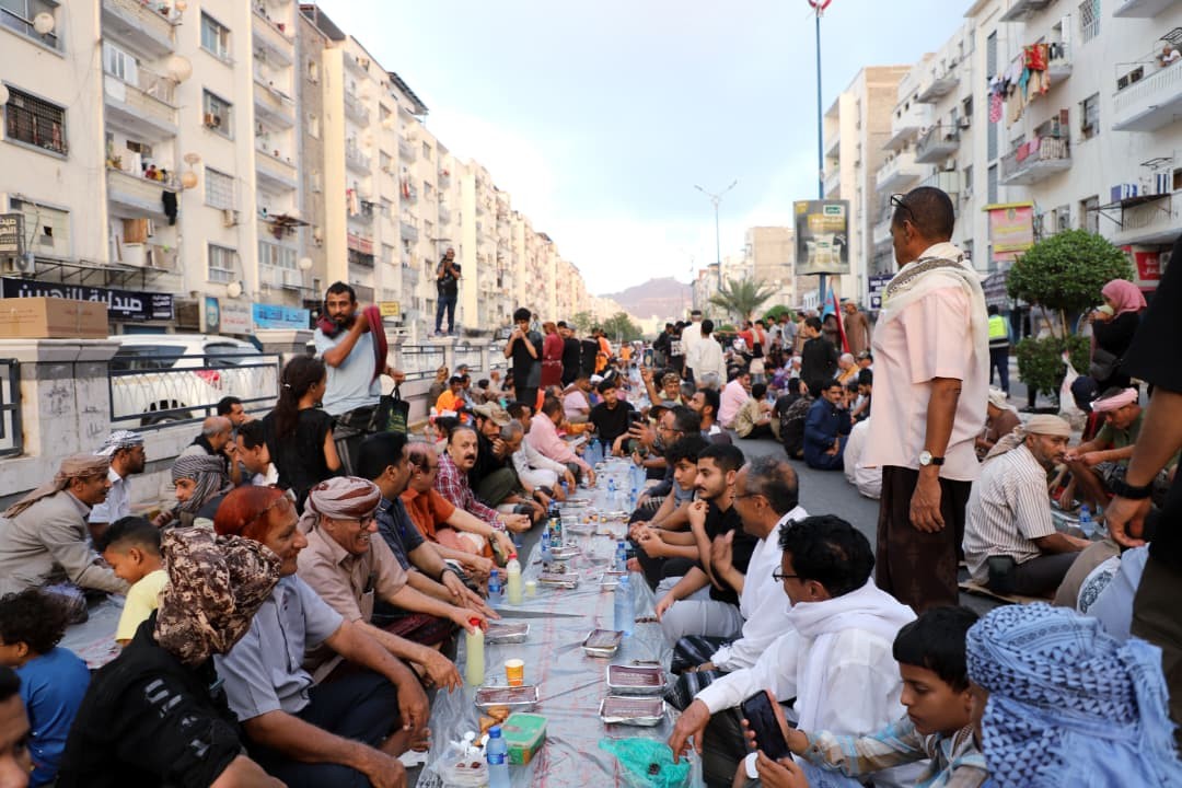 برعاية الرئيس الزُبيدي .. العاصمة عدن تشهد إفطاراً جماعياً إحياءً للذكرى الحادية عشرة لتحريرها من الغزو الحوثي برعاية الرئيس الزُبيدي .. العاصمة عدن تشهد إفطاراً جماعياً إحياءً للذكرى الحادية عشرة لتحريرها من الغزو الحوثي