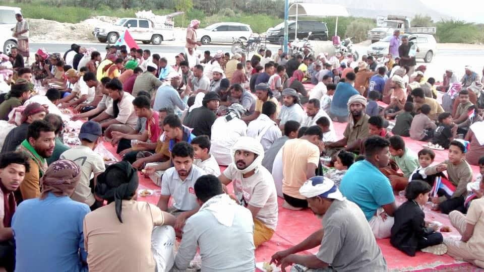 بحضور قيادة انتقالي وادي حضرموت.. أبناء قرية اللسك يقيمون إفطارًا جماعيًا وفاءً لشهداء الجنوب بحضور قيادة انتقالي وادي حضرموت.. أبناء قرية اللسك يقيمون إفطارًا جماعيًا وفاءً لشهداء الجنوب